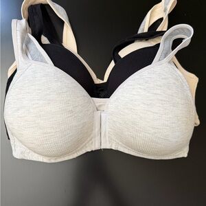 Front close wireless bras